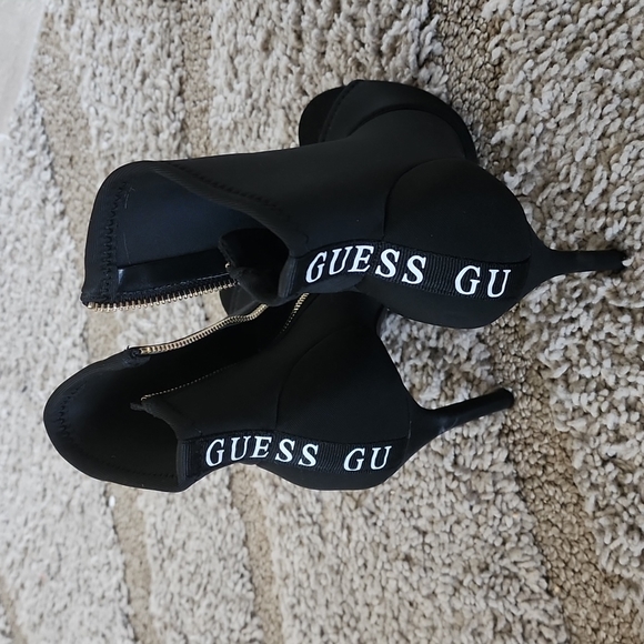 GUESS Booty heels - Picture 2 of 3